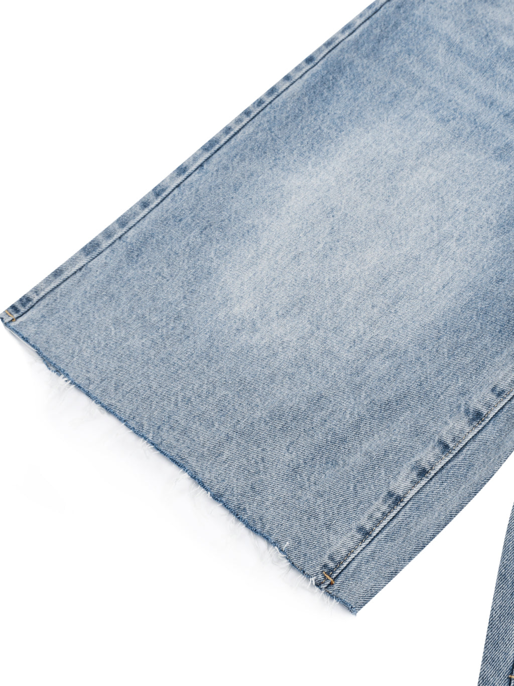 Paddock Shorts in Jeans Blue — hem detail