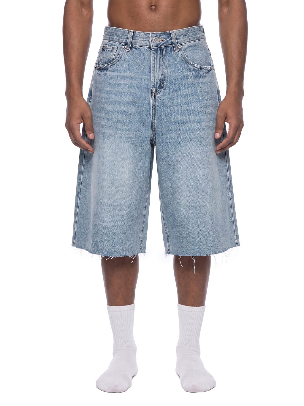 Paddock Shorts in Jeans Blue — front (model)